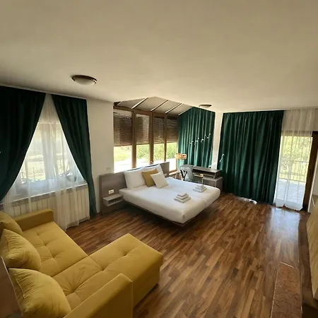 Natura 4*