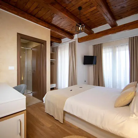 Natura 4*