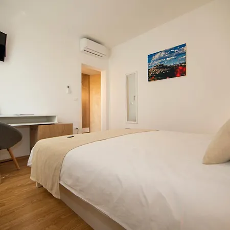 Natura Bed & Breakfast 4*