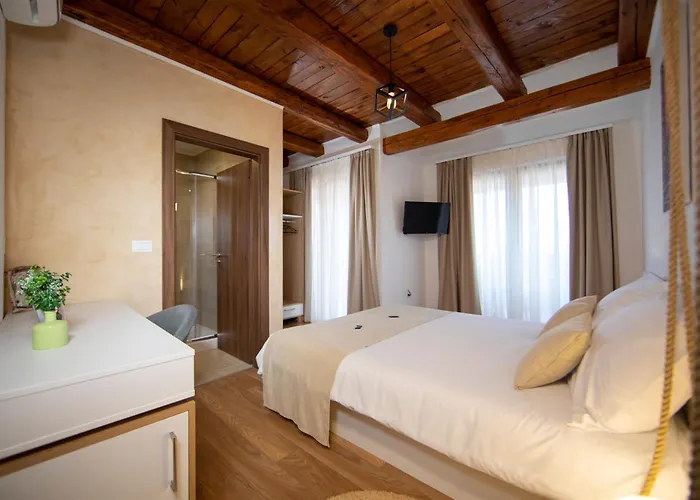 Natura 4*